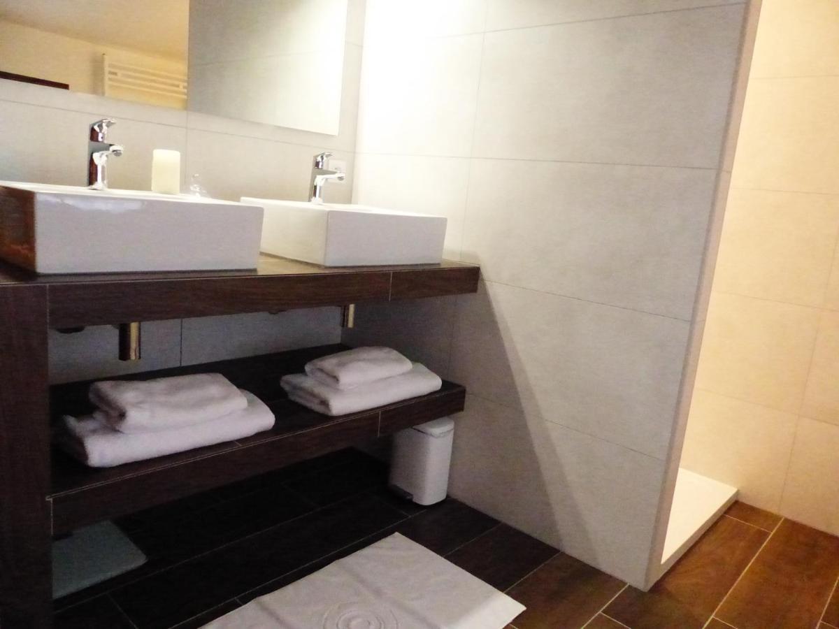 קרקסון Le Cellier De Beaulieu, Au Pied De La Cite, Maison De Vacances Avec Climatisation Et Jacuzzi מראה חיצוני תמונה